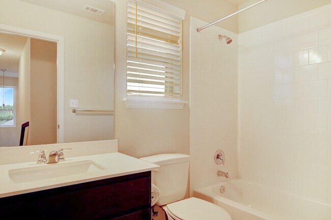 Building Photo - 3453 Pauling Loop