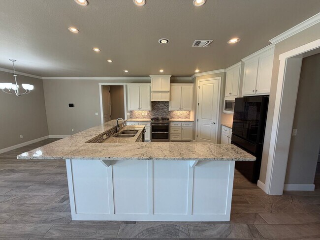 Building Photo - 6502 Isabella Dr