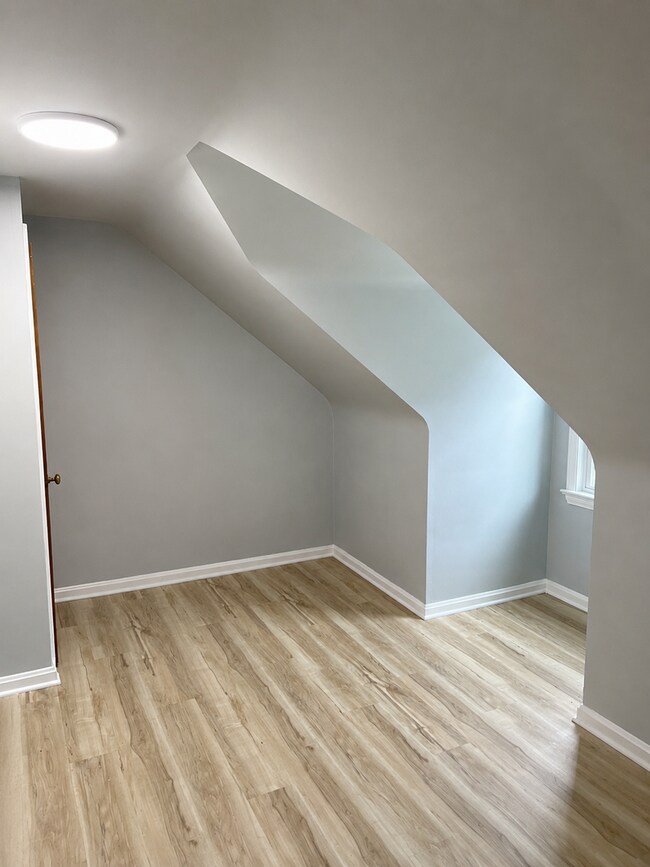 Building Photo - Spacious 3-Bedroom South Euclid Home with Attached Garage