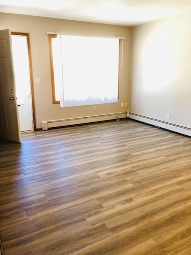 Interior Photo - 616 and 706 Park Street