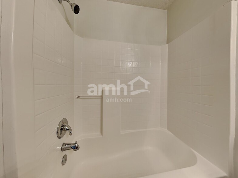 Building Photo - 132 Wildberry Ln