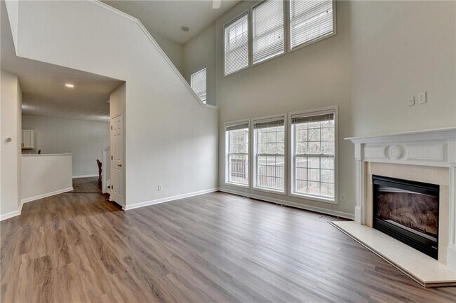 Building Photo - 6670 Island Pointe Dr