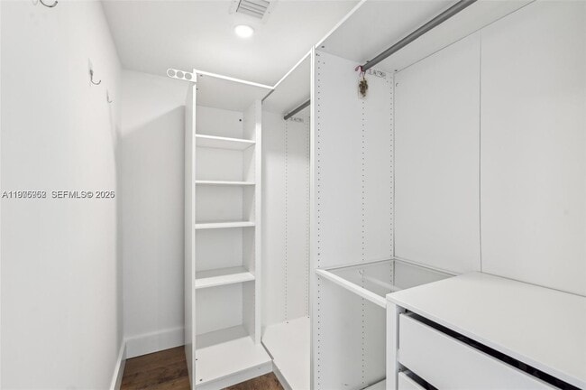 Building Photo - 13800 Highland Dr