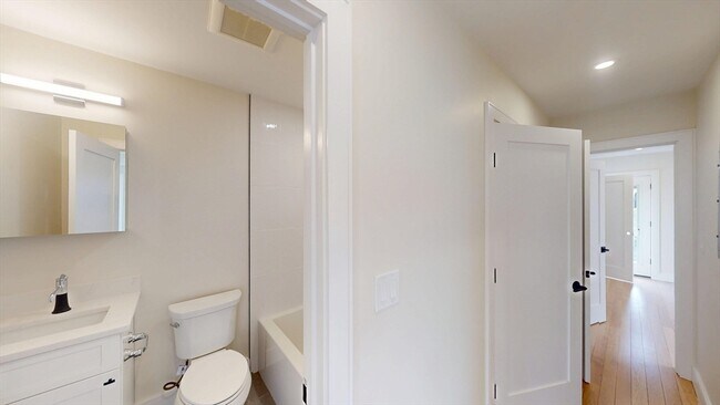 Building Photo - 59 Gove St