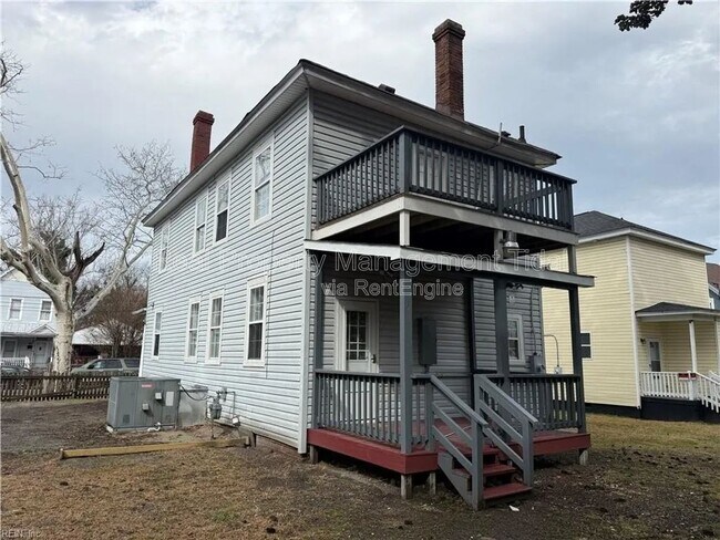 Building Photo - 1020 23rd St