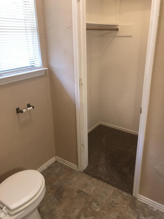 Building Photo - 710 Paintbrush Dr
