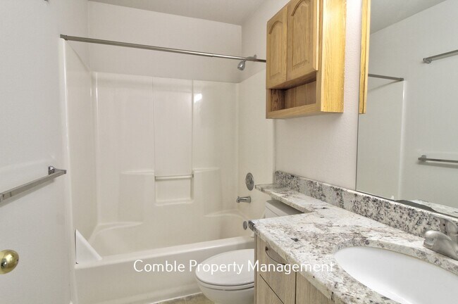 Building Photo - 23228 NE 21st Pl