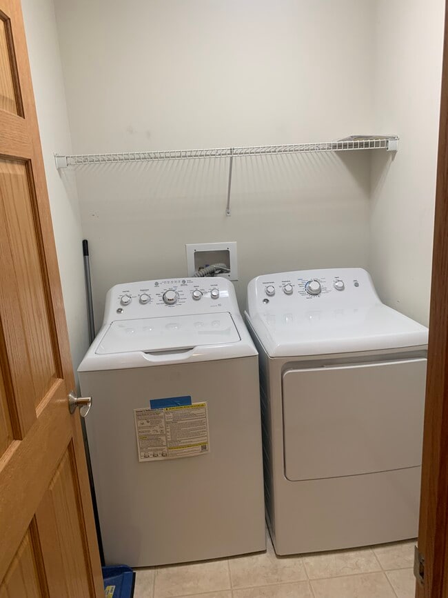 Building Photo - 3125 Legacy Ln