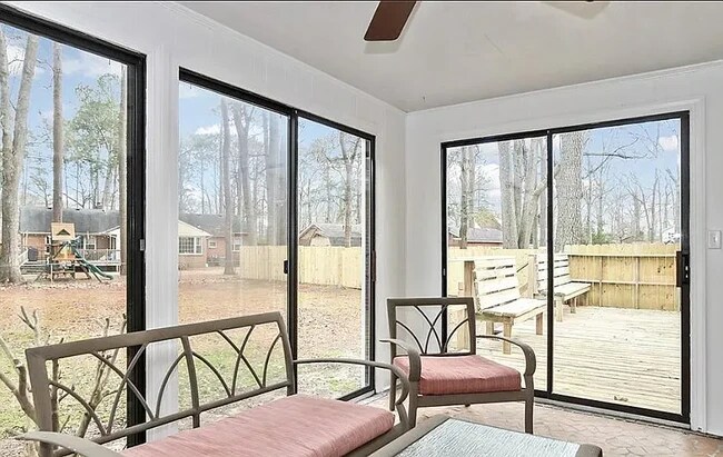 Building Photo - 205 Woodford Dr