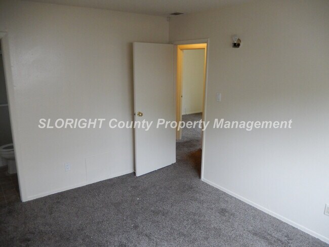 Building Photo - AVAILABLE JULY  - Laguna Lake Home on Large Lot - 3 Bedroom / 2 Bathroom