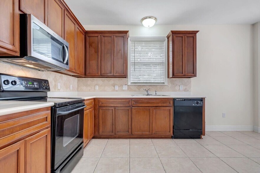 Building Photo - 3370 Aqua Ridge Way
