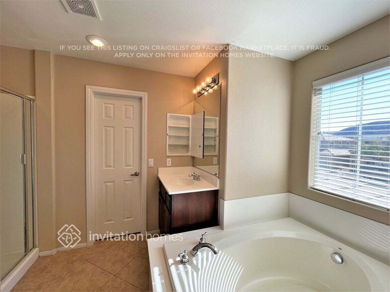 Building Photo - 10386 Timber Star Ln