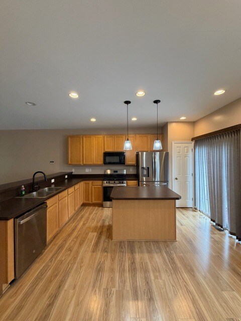 Building Photo - 319 S Parkway Dr