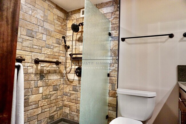 Building Photo - FULLY FURNISHED 2 BED 2 BATH IN WAIKIKI w/...