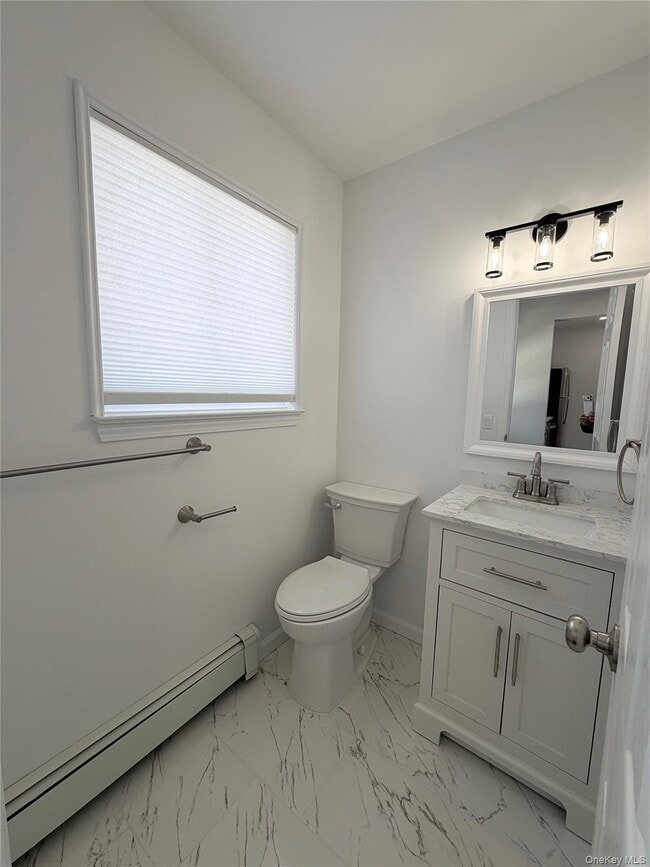 Building Photo - 12 Central Dr