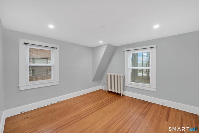 Building Photo - 37 Bushy Hill Rd