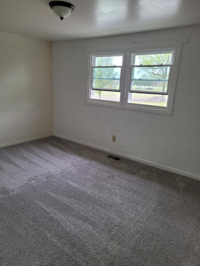 Building Photo - 3501 Commerce St