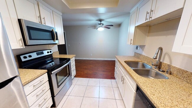 Building Photo - 2 Bed/2 Bath, Centrally Located in Brea!