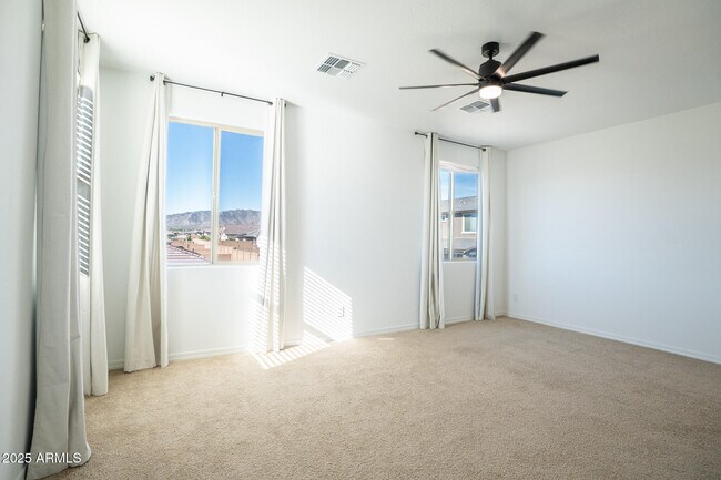 Building Photo - 4368 N Pioneer Dr