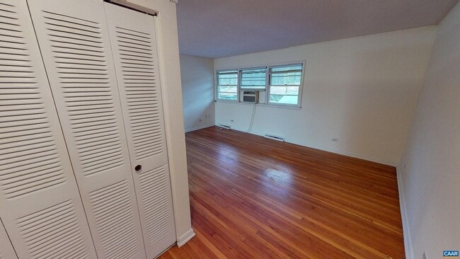 Building Photo - 130 Apple Tree Rd