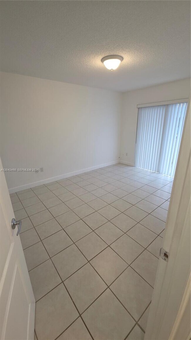Building Photo - 5839 SW 74th Terrace