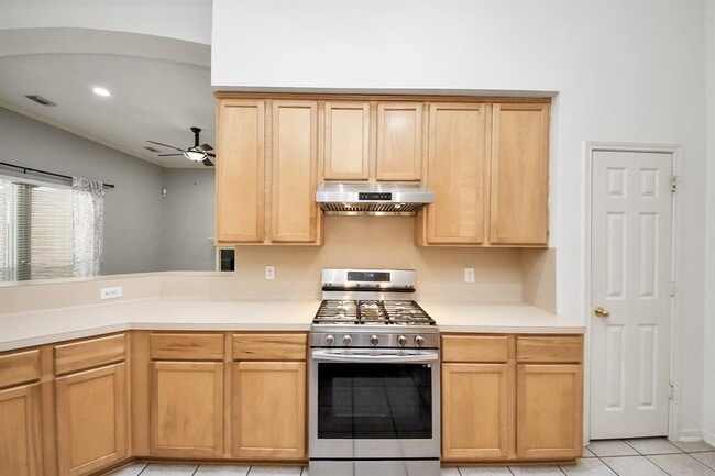Building Photo - 21630 Live Oaks Spring Dr