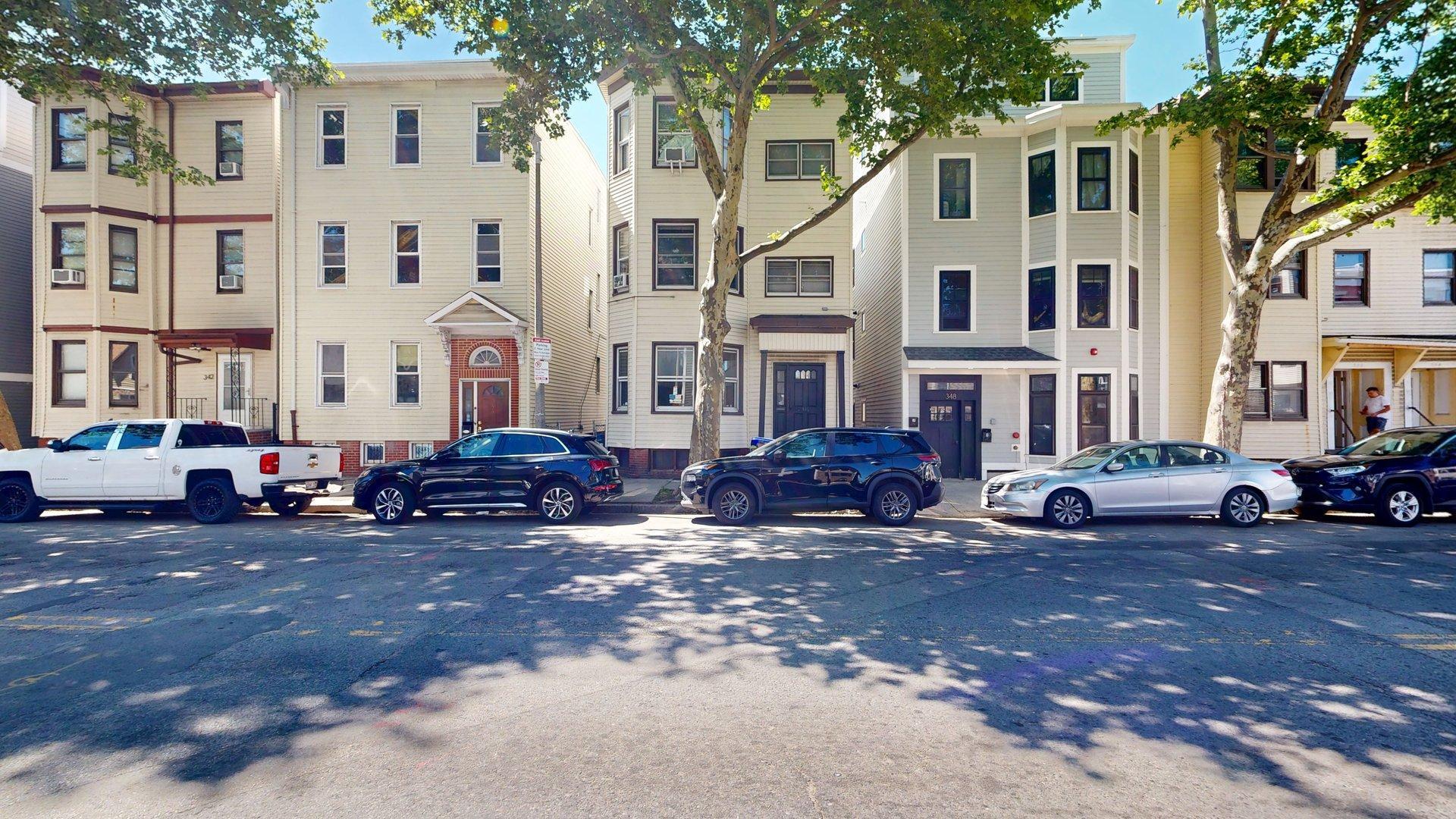 Building Photo - 346 Chelsea St