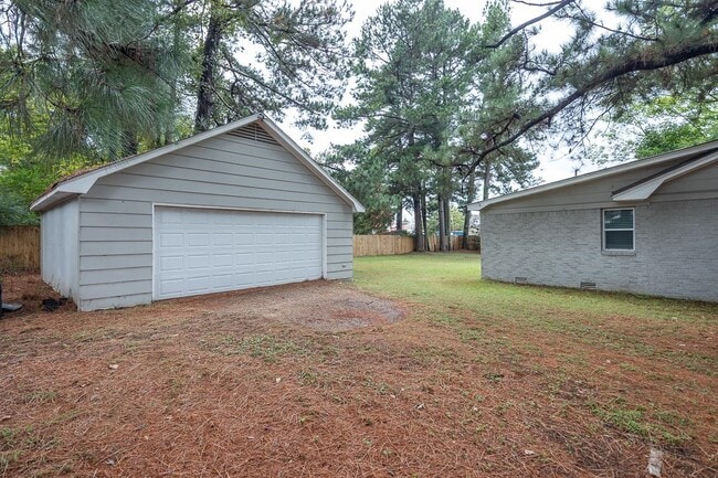 Building Photo - 65 Cleer Ave