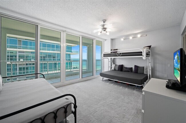 Building Photo - 9341 Collins Ave