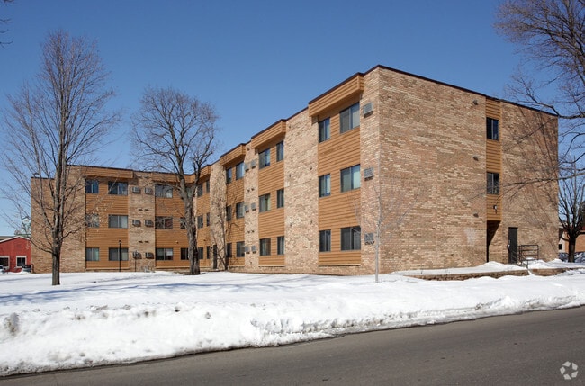 Primary Photo - Red Oak Manor
