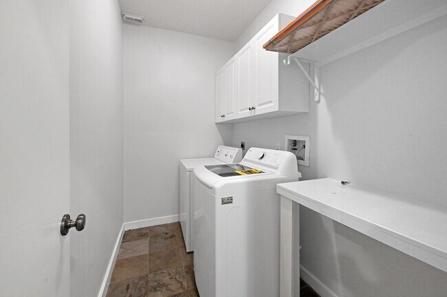 Building Photo - 5416 Kiam St