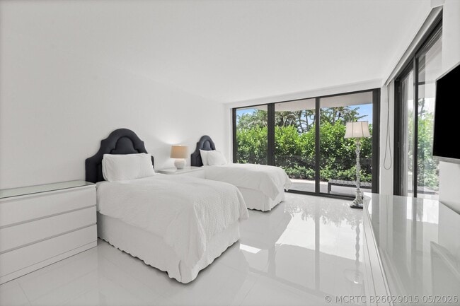 Building Photo - 2580 S Ocean Blvd