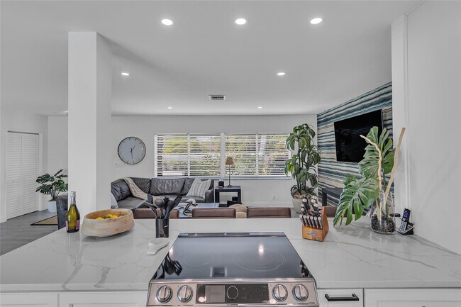 Building Photo - 3108 NE 42nd Ct