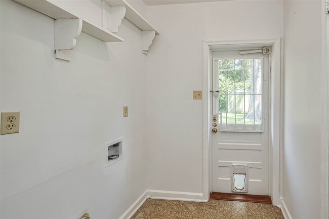 Building Photo - 3018 Attridge Rd