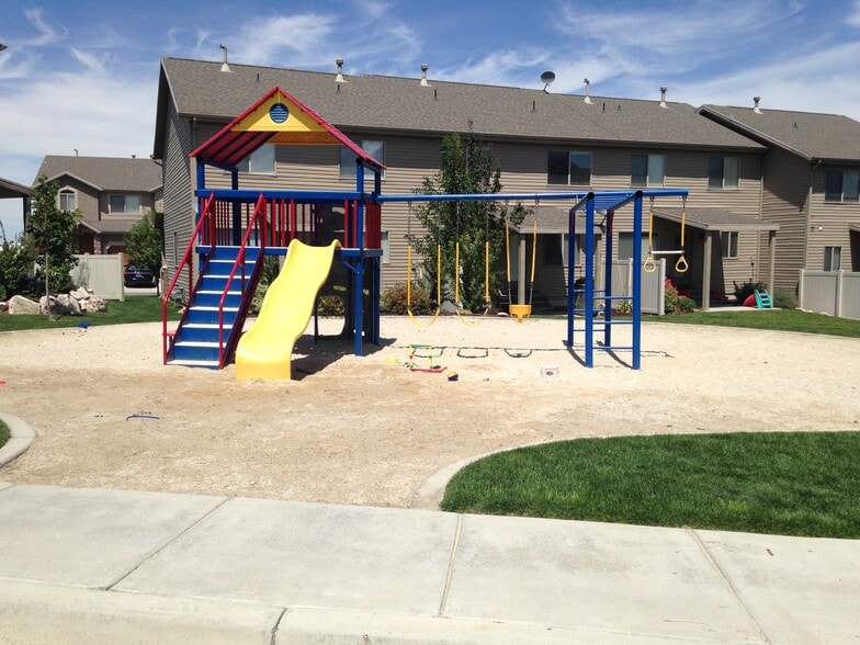 Building Photo - 1869 W 5050 S