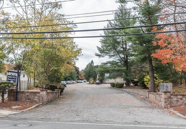 Building Photo - 1560 Douglas Ave