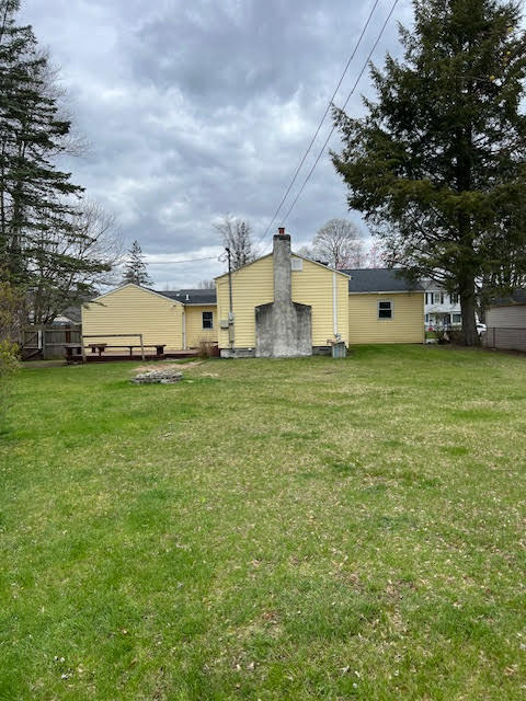Building Photo - 2 Sherwood Dr