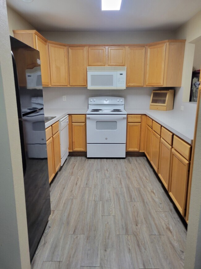 Building Photo - 937 Crepe Myrtle St