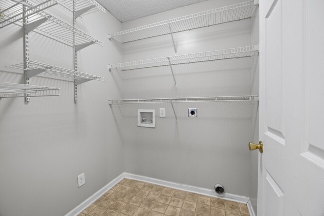 Building Photo - 115 Nandina Wy
