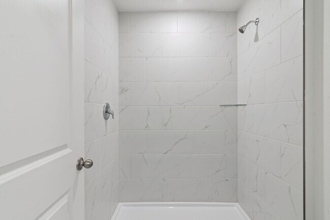 Building Photo - 1108 Elm Dr