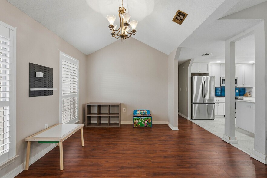 Building Photo - 2187 Calle De Castelar