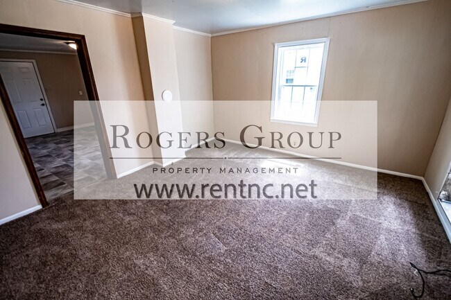 Building Photo - 220 Pearl St