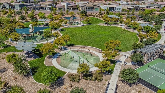 Building Photo - 6465 Farness St