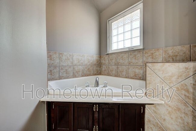 Building Photo - 4214 Topaz Cir