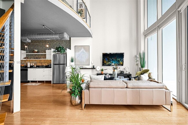 Building Photo - 690 SW 1st Ct