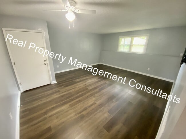 Building Photo - 2 Bedroom Home in Lee's Summit School District