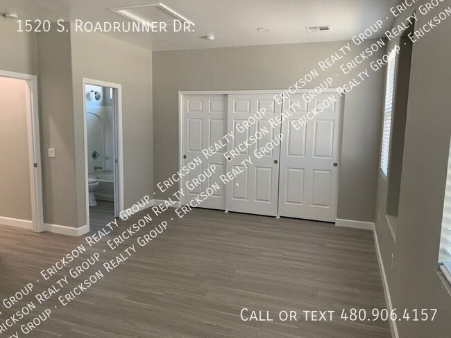 Building Photo - 1520 S Roadrunner Dr