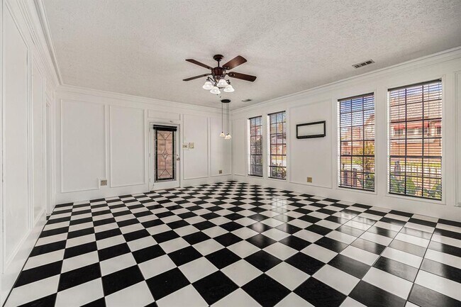 Building Photo - 7415 Naremore Dr