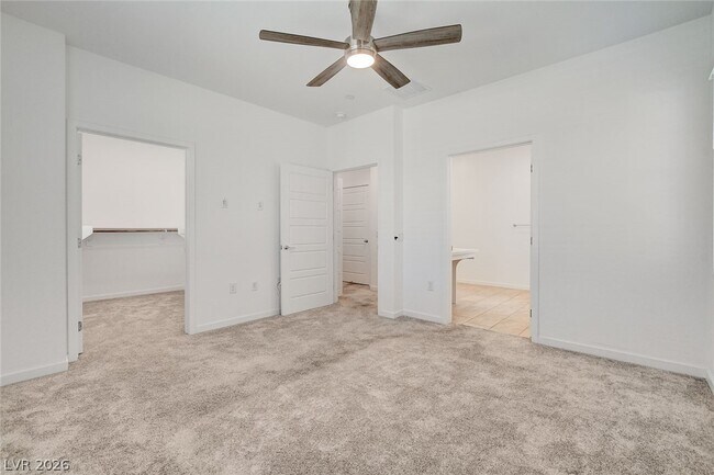 Building Photo - 5730 Sky Pointe Dr