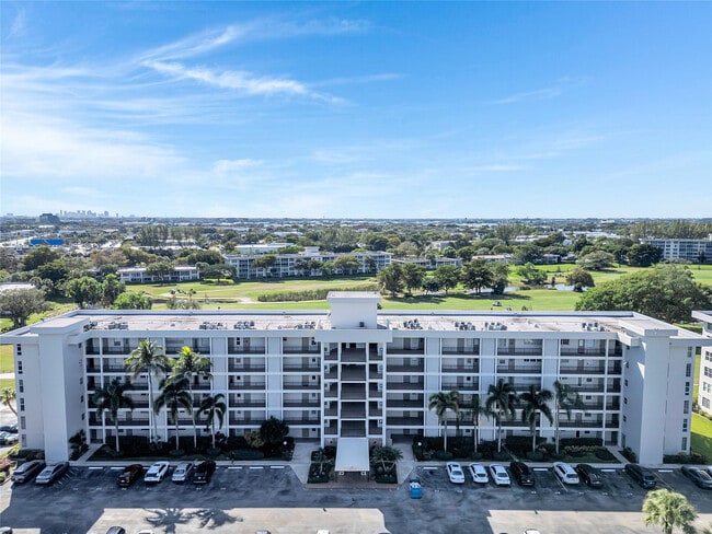 Building Photo - 3001 S Course Dr